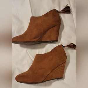 CL by Laundry women's wedge brown suede booties.